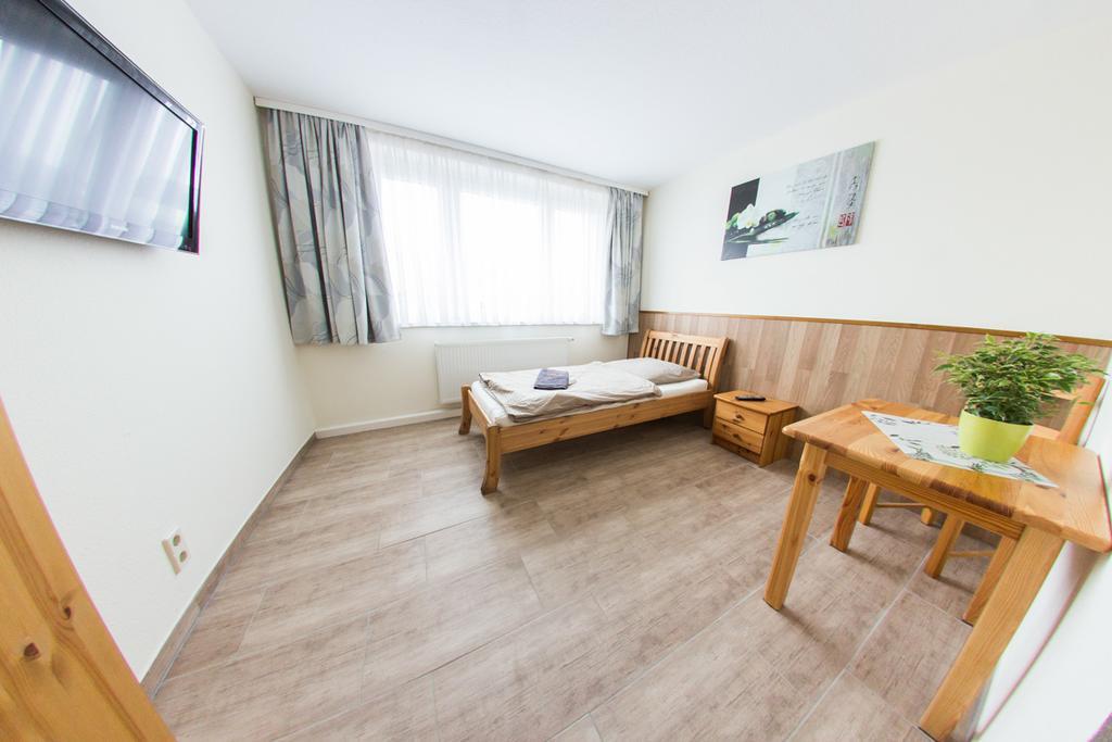 Hollis Rast Otel Sangerhausen Dış mekan fotoğraf