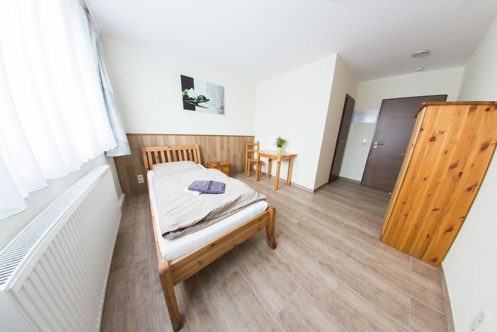 Hollis Rast Otel Sangerhausen Dış mekan fotoğraf