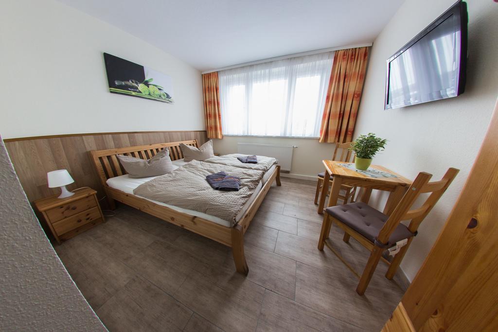 Hollis Rast Otel Sangerhausen Dış mekan fotoğraf